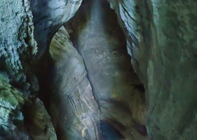 Cascade d'entrée de 25 mètres du canyon de l'Infernet