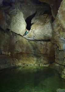 Remontée aux échelles dans la Diau