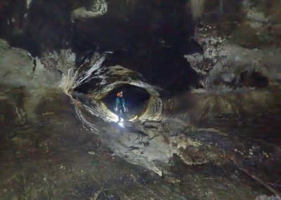 Conduite forcée dans la grotte de la Diau