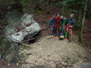 Spéléologie Vercors saints de glace entrée