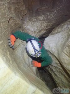 Spéléologie Vercors saints de glace méandre