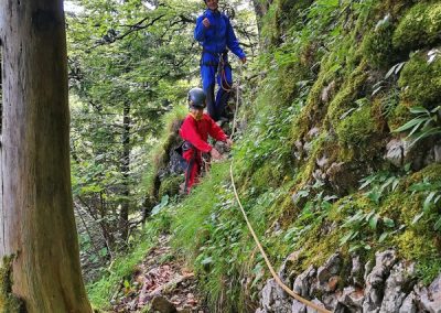 Spéléologie chartreuse pierre entremont grenoble chambery initiation enfant