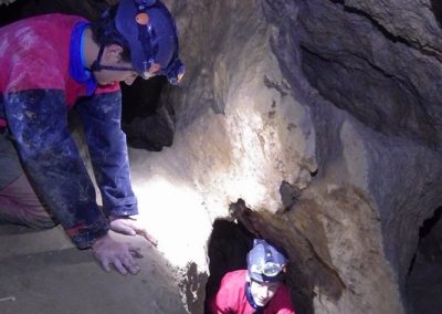 Spéléologie chartreuse pierre entremont grenoble chambery initiation enfant