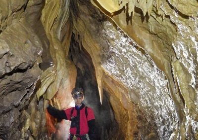 Spéléologie chartreuse pierre entremont grenoble chambery initiation enfant