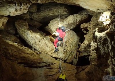Spéléologie aupre chartreuse grenoble chambery initiation enfant