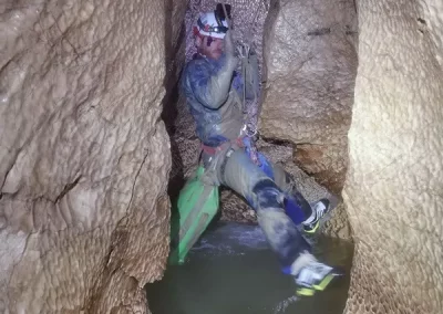 Spéléologie Bauges Litorne FE Bauges rivière traversée