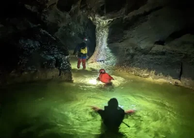Spéléologie Bauges Pic Noir FE Bauges nage traversée